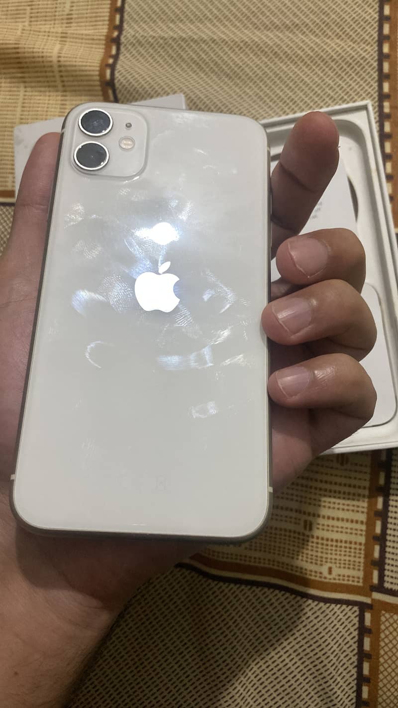 Apple iPhone 11 3