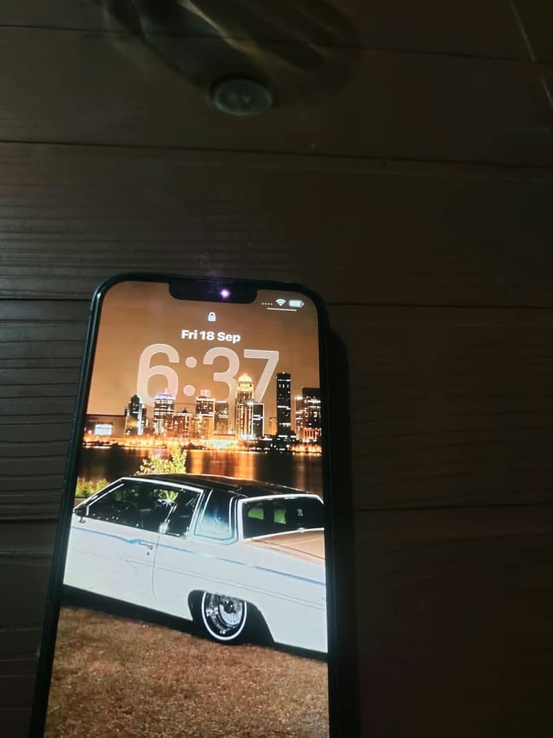 Apple iPhone 13 4