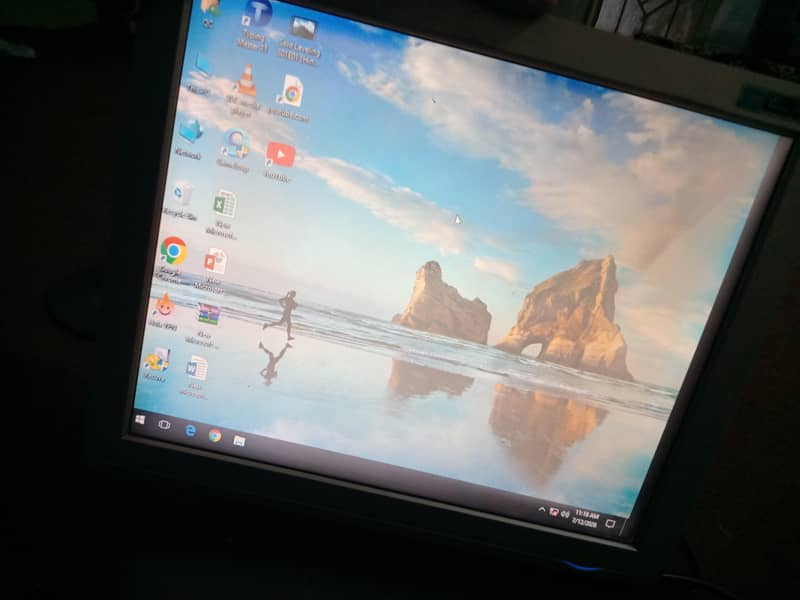 used computer with accessories 1