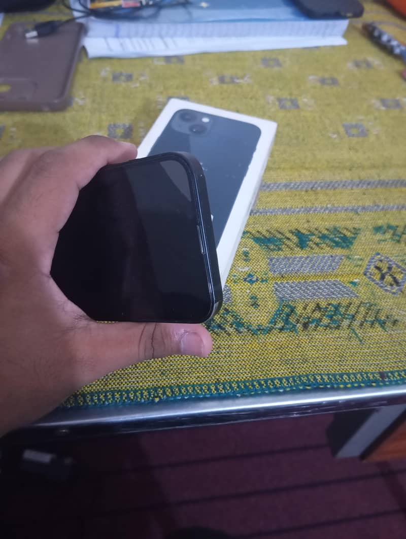 Apple iPhone 13 4