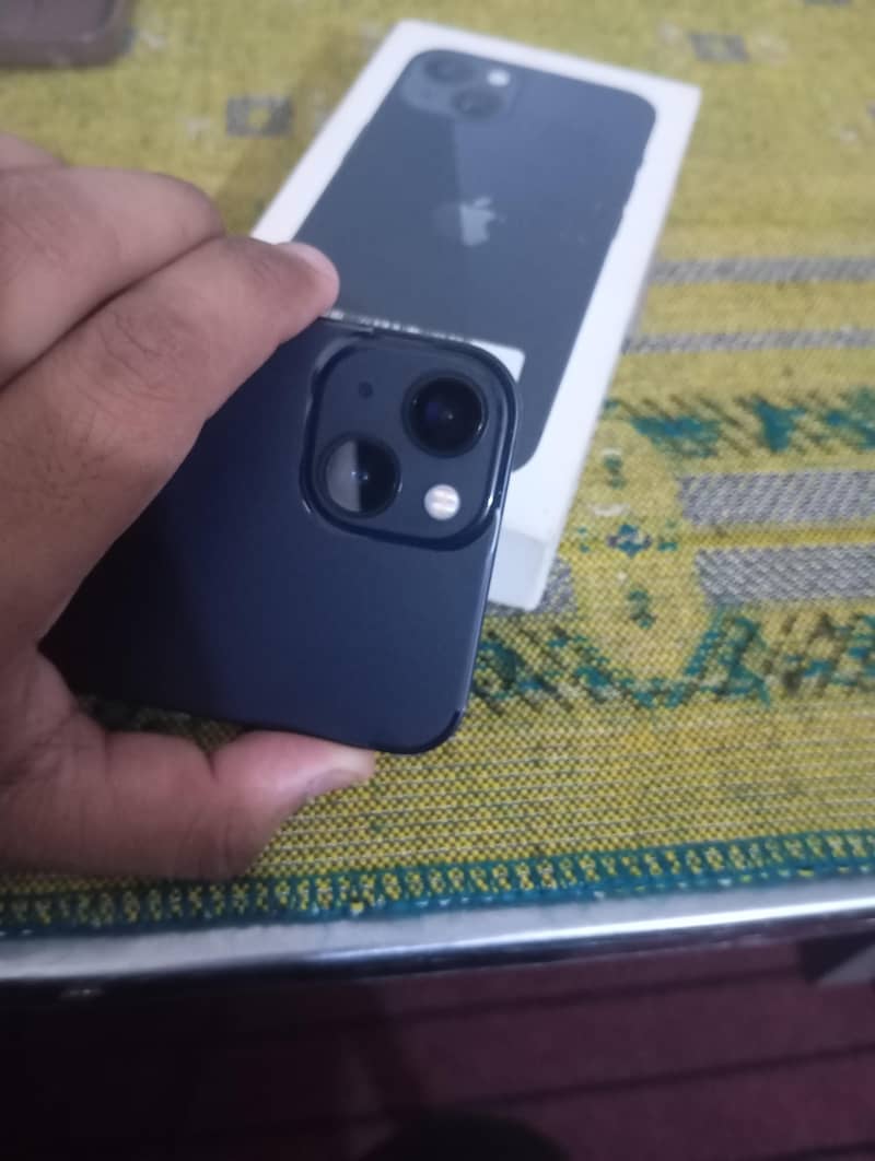 Apple iPhone 13 6