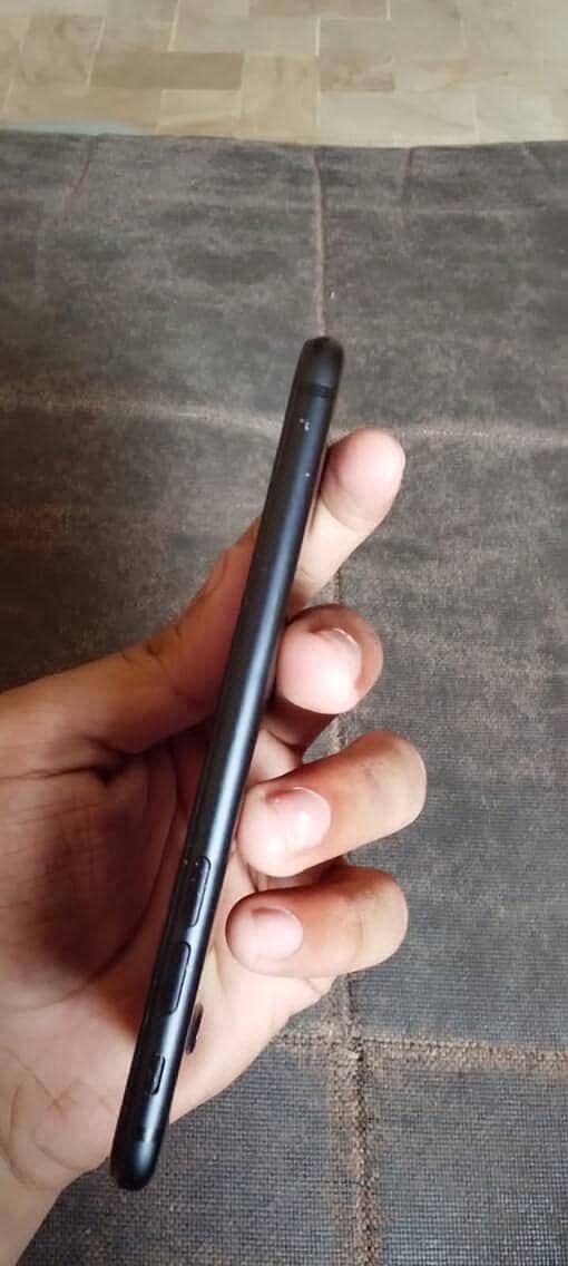 Apple iPhone 7 3