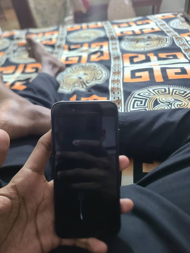 Apple iPhone 7 0