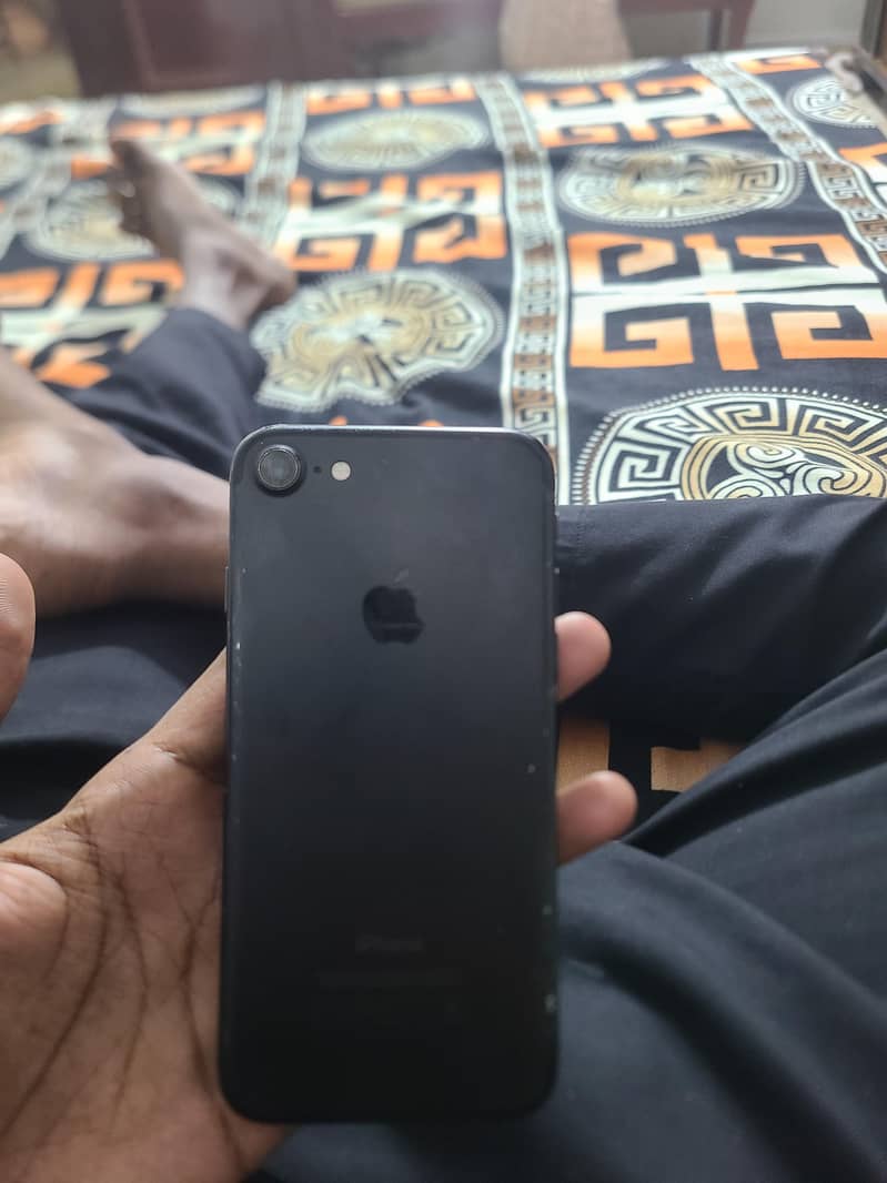 Apple iPhone 7 1