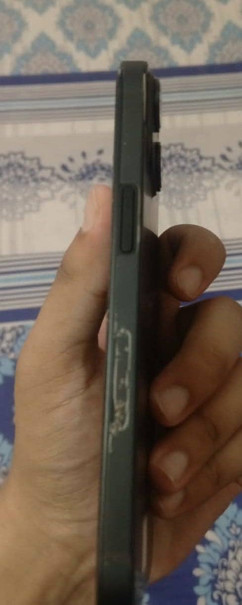 Apple iPhone 14 4