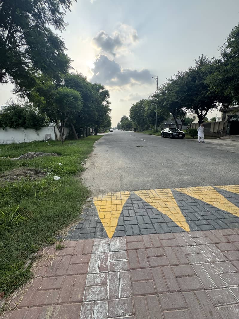 Corner Plot Available For Sale 2