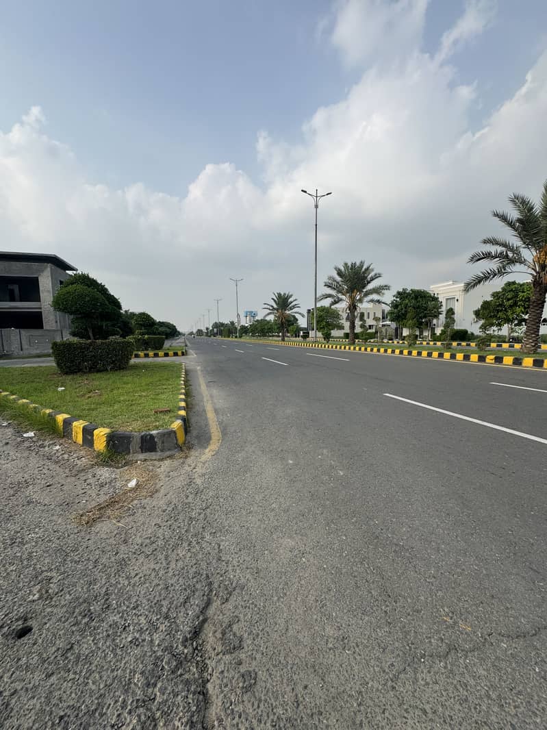 Corner Plot Available For Sale 3