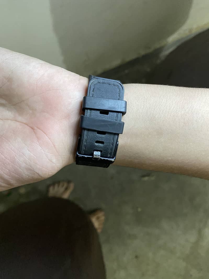 Men watch 5