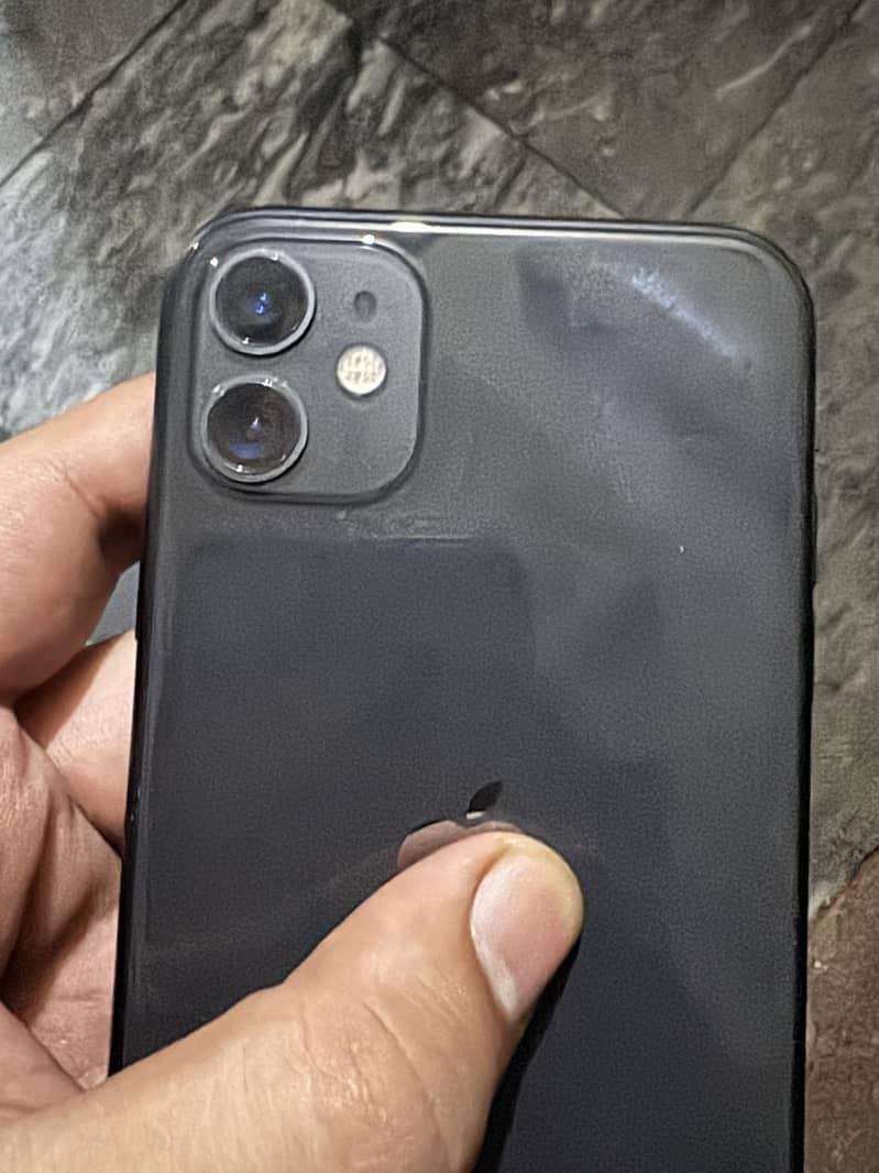 Apple iPhone 11 4