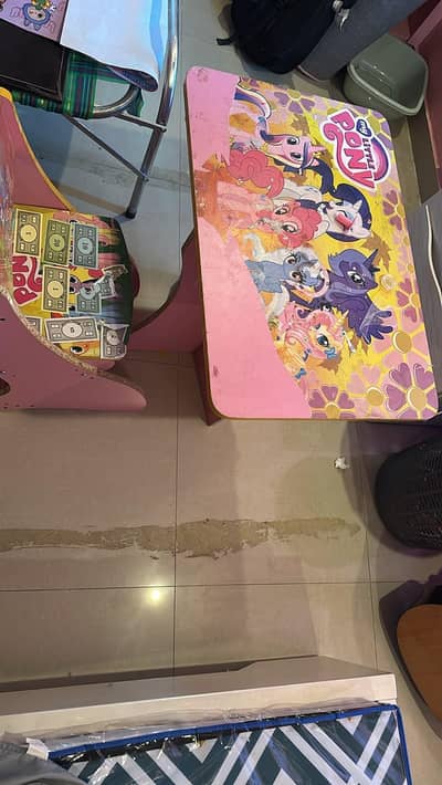 kid study table