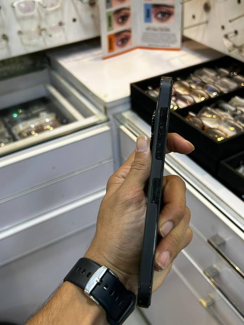 Apple iPhone 14 Pro Max 0