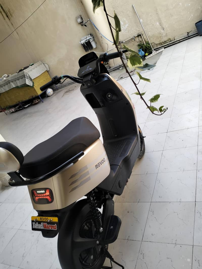 Revoo yo6 5