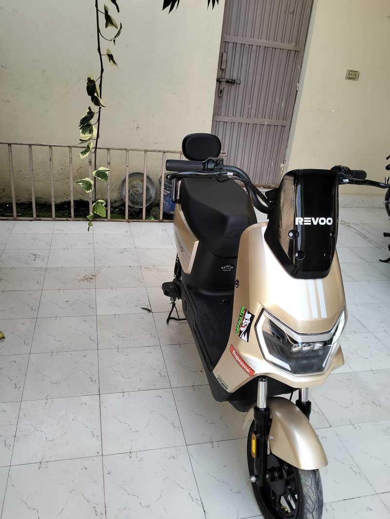 Revoo yo6 7