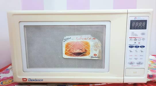 Dawlance Microwave Oven 52L – Excellent Condition