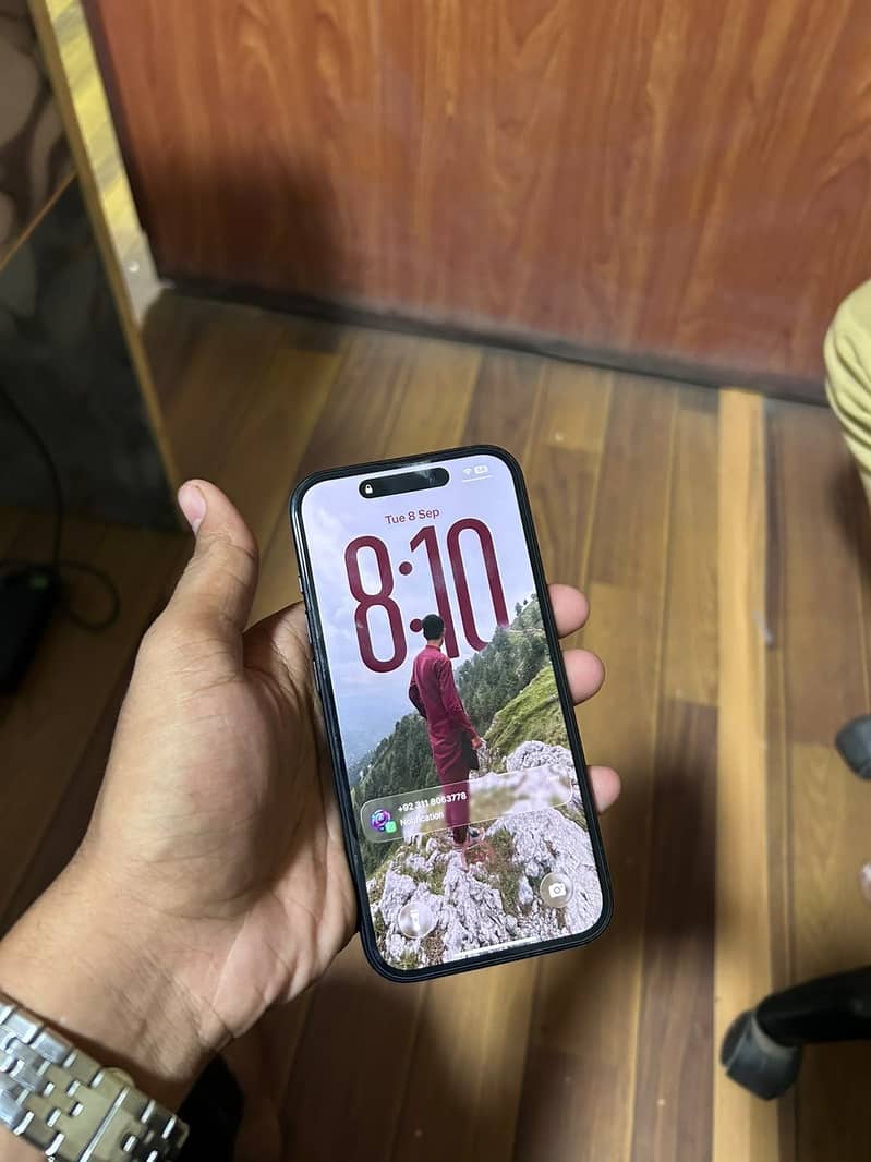 Apple iPhone 15 4