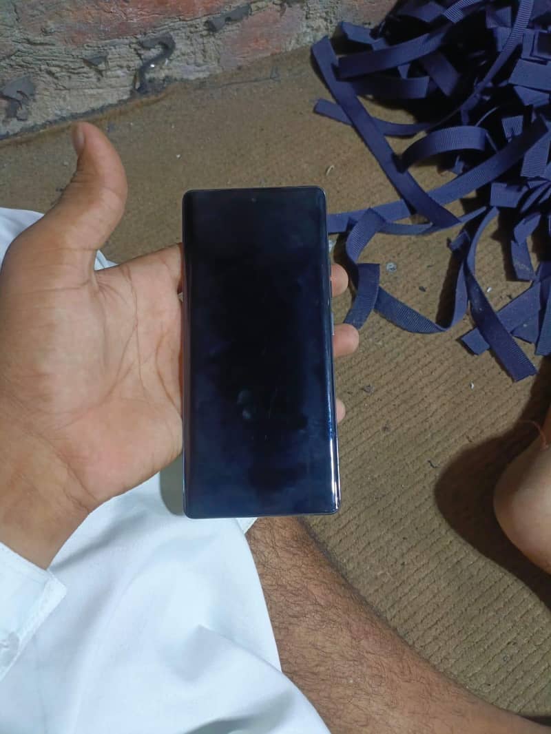 Tecno CAMON 40 Pro 9