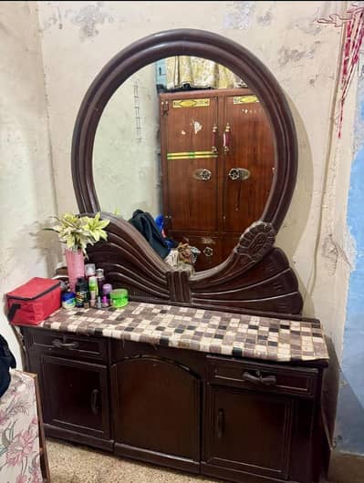 Dressing table