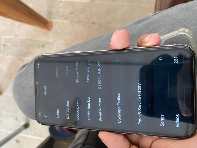 Apple iPhone 16 Pro 1