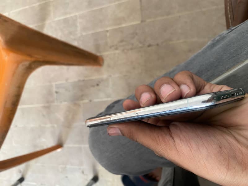 Apple iPhone 16 Pro 2