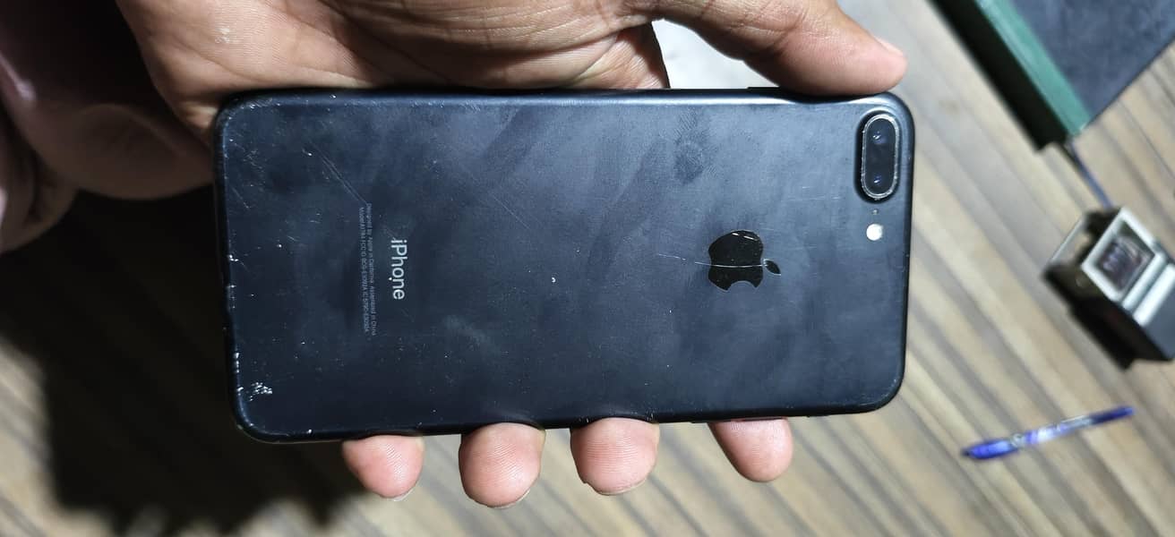 Apple iPhone 7 Plus 3