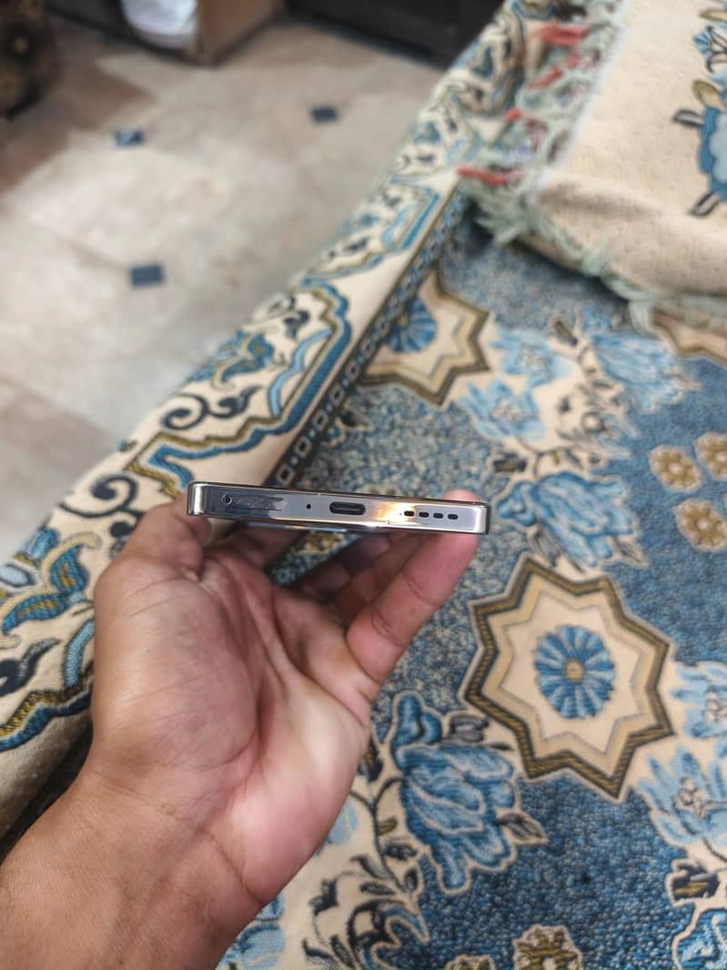 Infinix Note 40 4