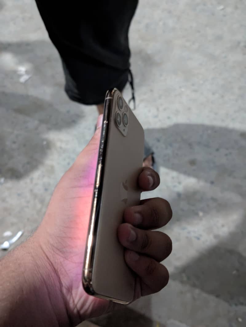 Apple iPhone 11 Pro Max 5