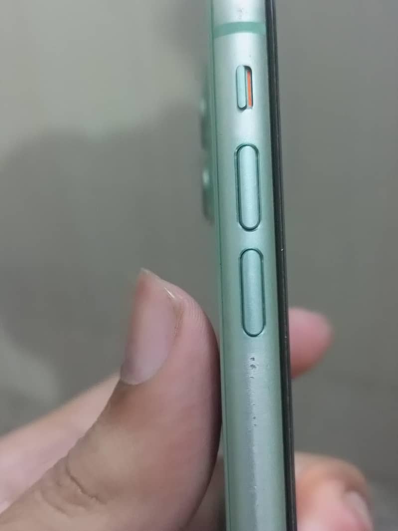 Apple iPhone 11 5