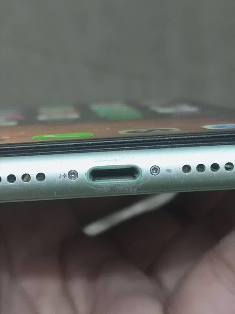 Apple iPhone 11 6