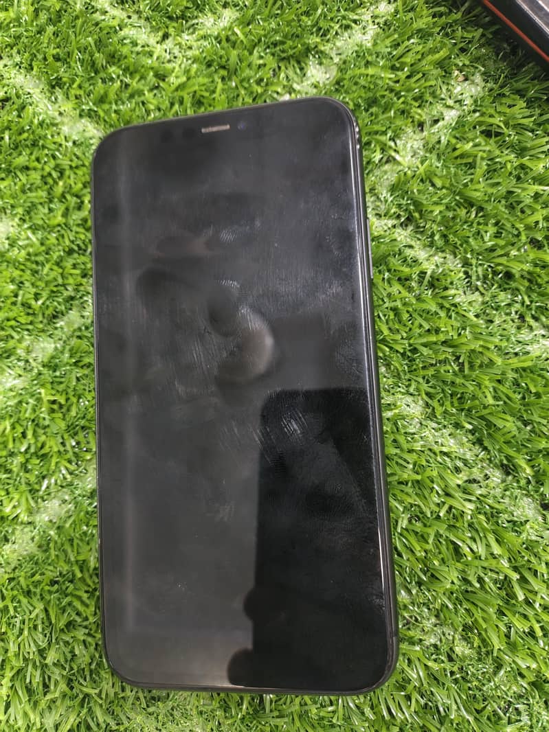 Apple iPhone 11 7