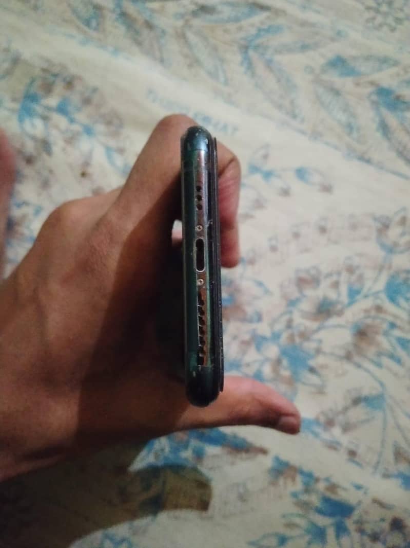 Apple iPhone 11 Pro 6
