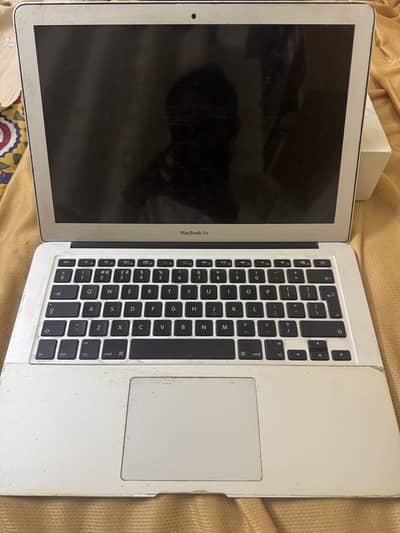 Macbook Air 2014 4/128 9/10 Condition