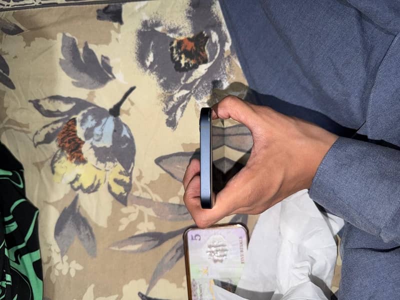 Apple iPhone 12 1