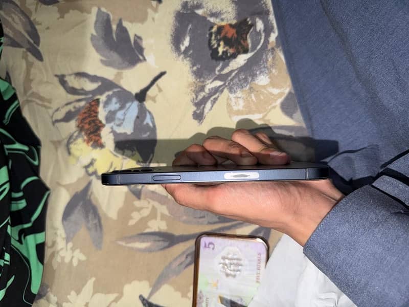 Apple iPhone 12 2