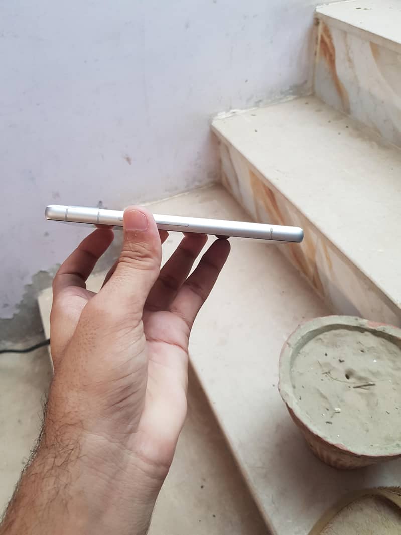 Google Pixel 7a 5