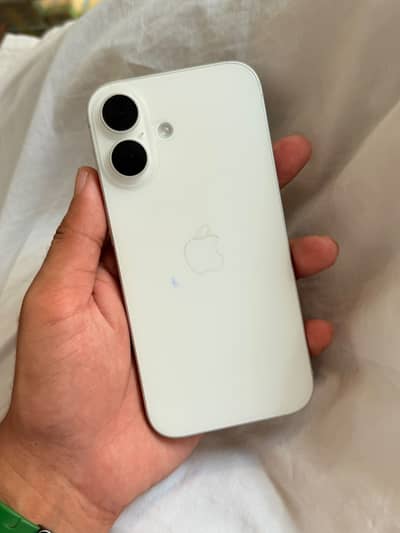 Apple iPhone 16