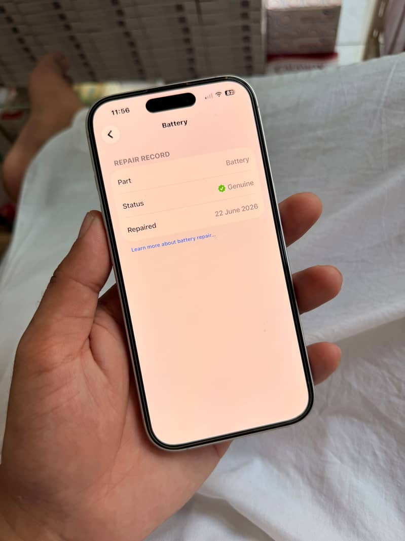 Apple iPhone 16 7