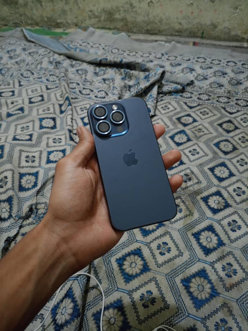 Apple iPhone 15 Pro 6