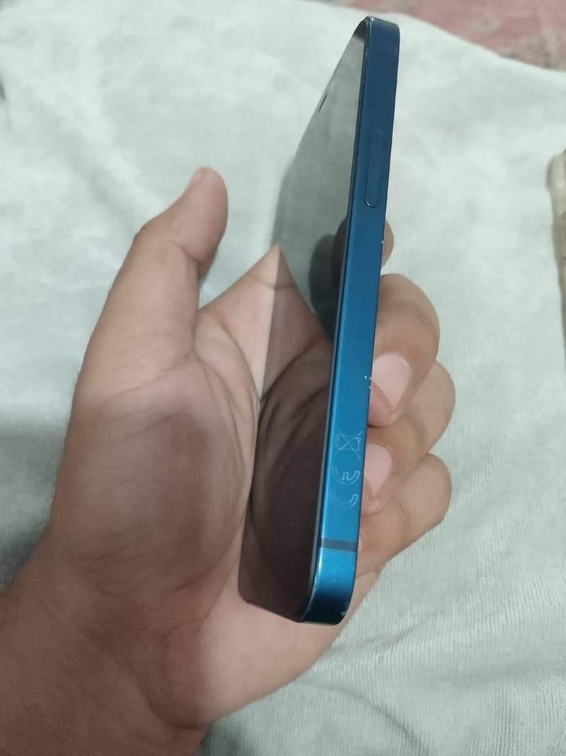 Apple iPhone 12 mini 1