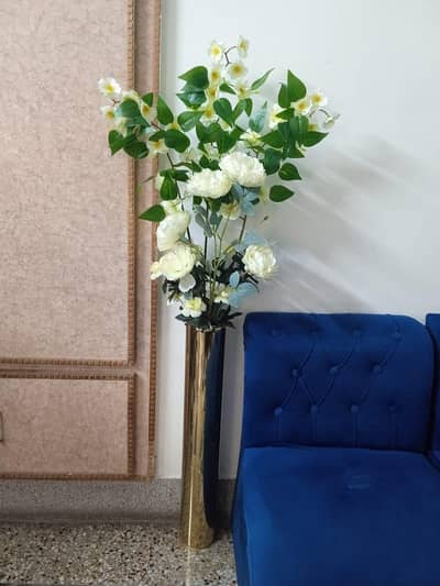 Corner artificial plant
