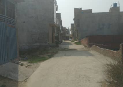 3 Marla plot size 20ft front length 34 on sale gajjumate green cape housing scheme metro station gajjumate Lahore