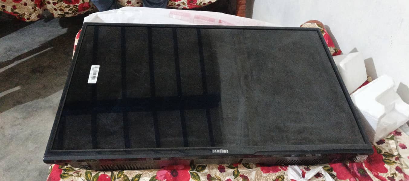LCD 32 inch 0