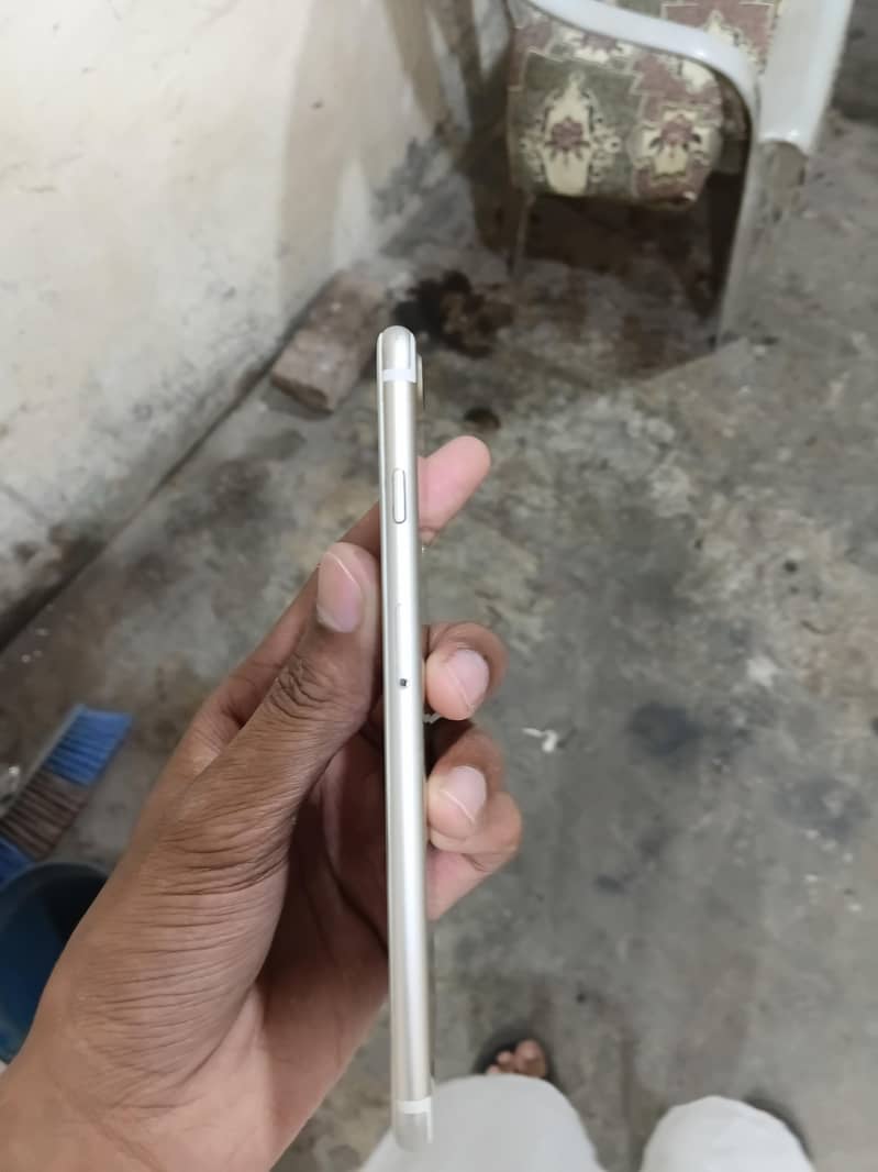 Apple iPhone 7 Plus 1