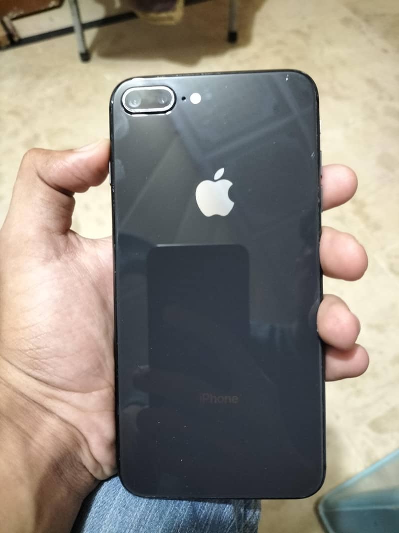 Apple iPhone 8 Plus 0