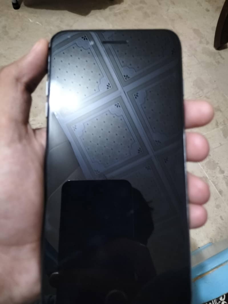 Apple iPhone 8 Plus 2