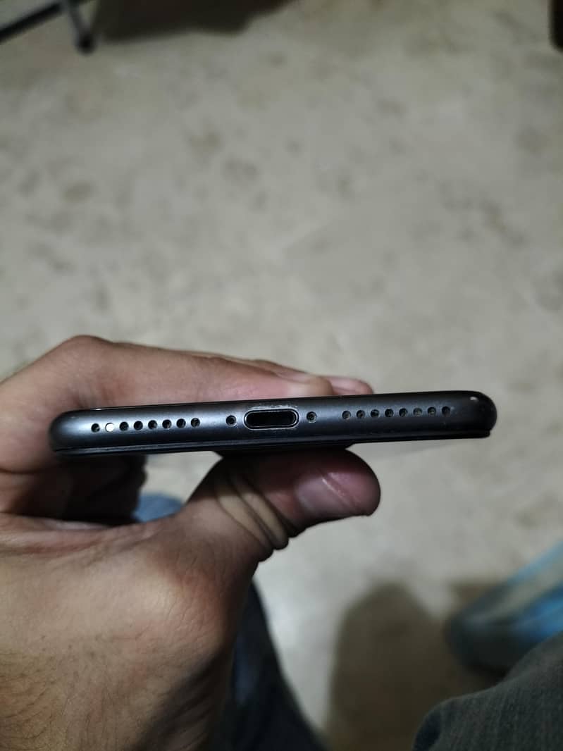 Apple iPhone 8 Plus 5