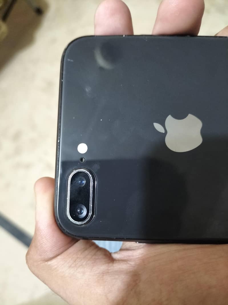 Apple iPhone 8 Plus 7