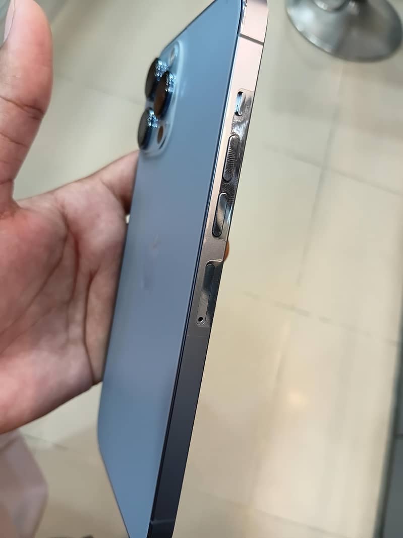 Apple iPhone 13 Pro 3