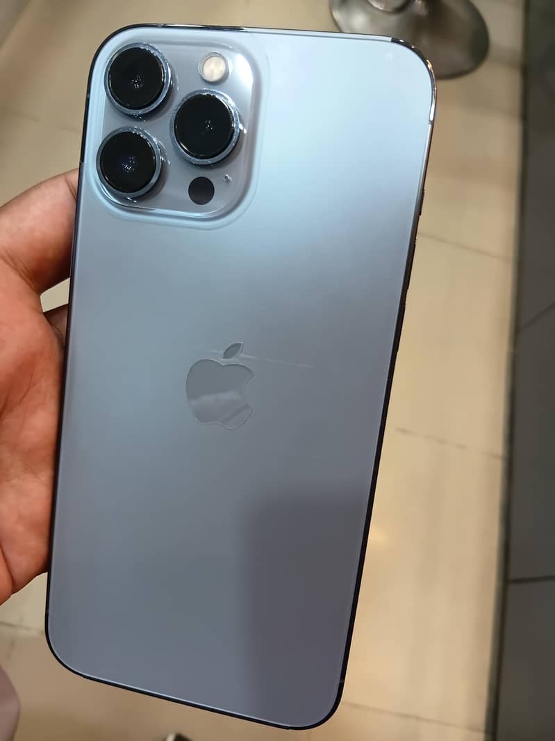 Apple iPhone 13 Pro 4