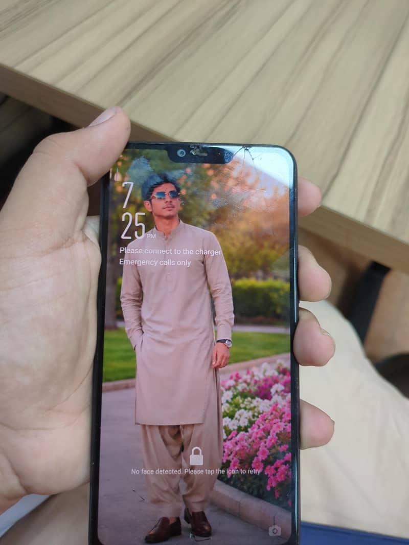OPPO A3s 4