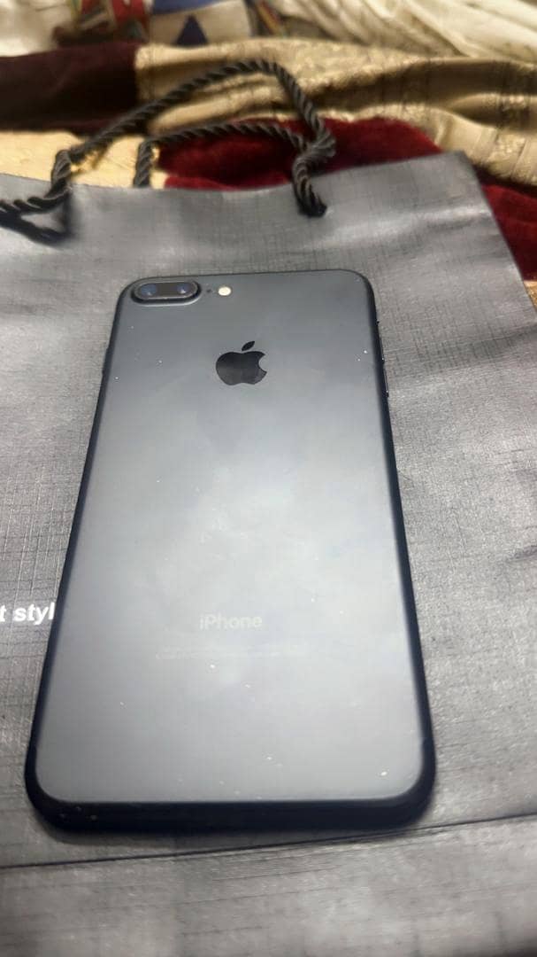 Apple iPhone 7 Plus 2
